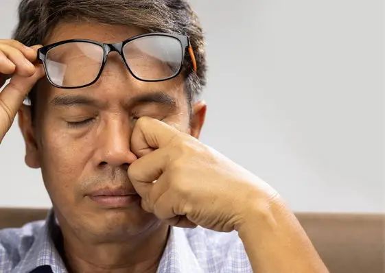 眼睛干涩易流泪 如何有效改善干眼症?_现代健康网
